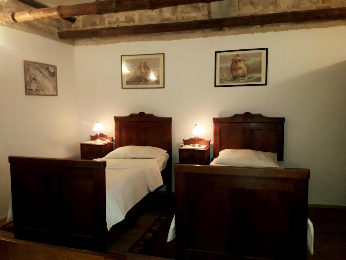 Casa Istriana Nona Pina Villa Kastelir Ngoại thất bức ảnh