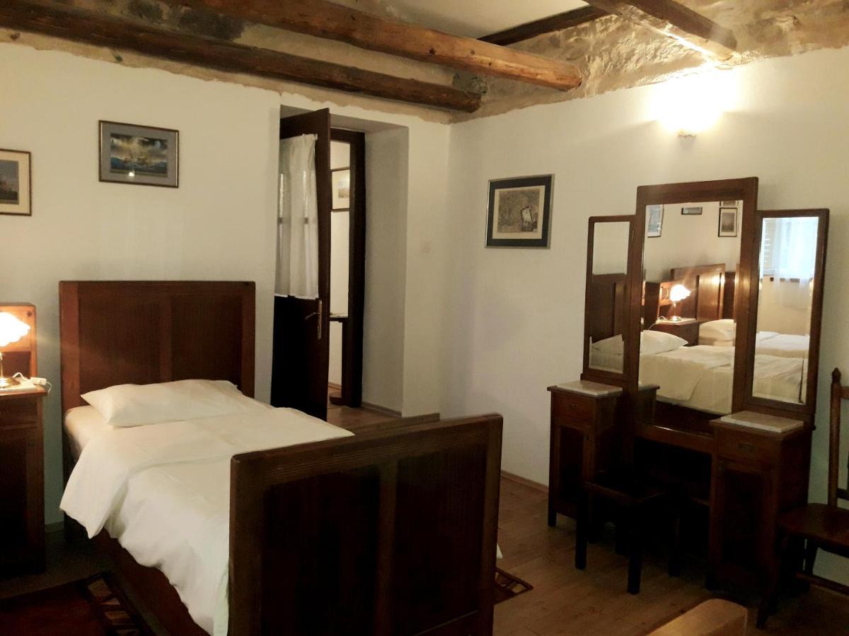 Casa Istriana Nona Pina Villa Kastelir Ngoại thất bức ảnh