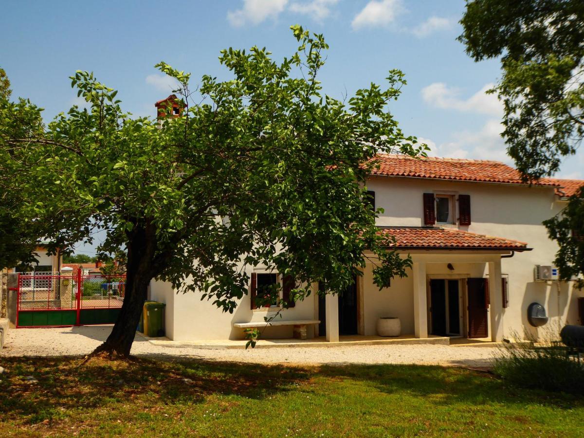 Casa Istriana Nona Pina Villa Kastelir Ngoại thất bức ảnh