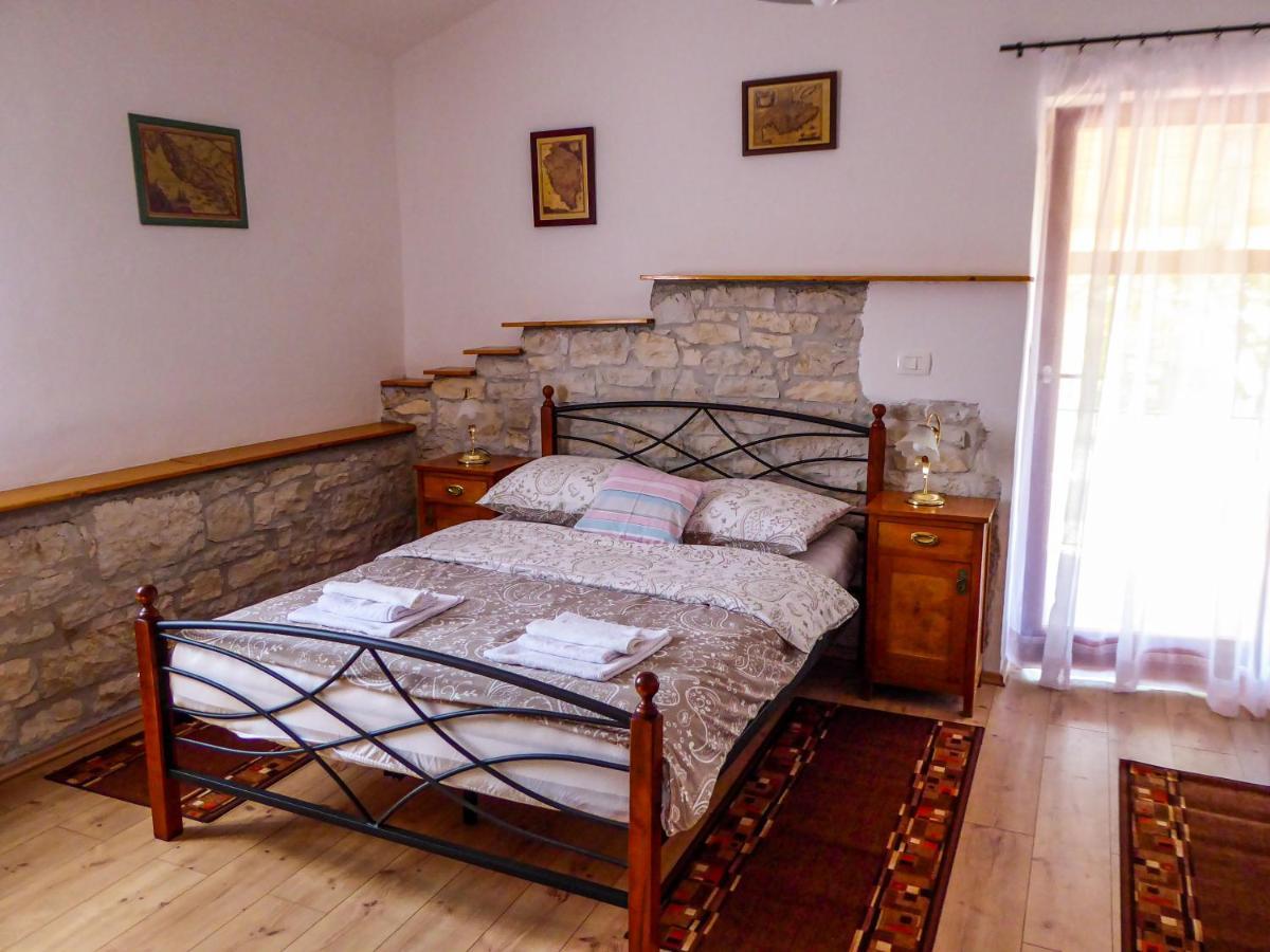 Casa Istriana Nona Pina Villa Kastelir Ngoại thất bức ảnh