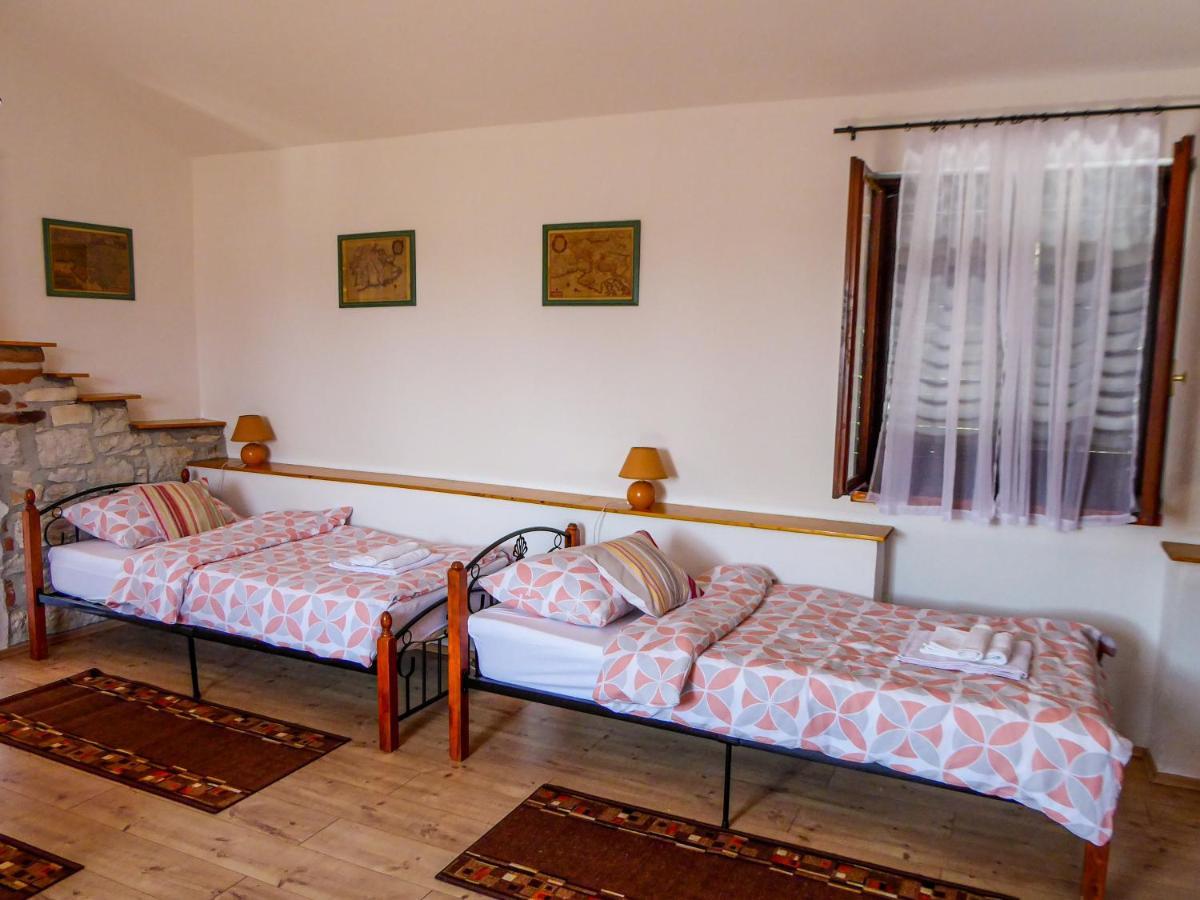 Casa Istriana Nona Pina Villa Kastelir Ngoại thất bức ảnh